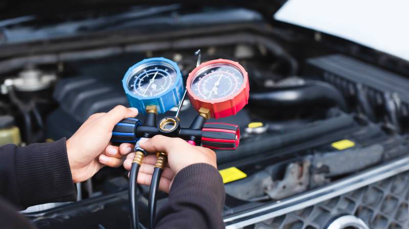 Entretien et recharge climatisation auto à Bolbec pour retrouver un confort optimal et un air sain dans votre véhicule