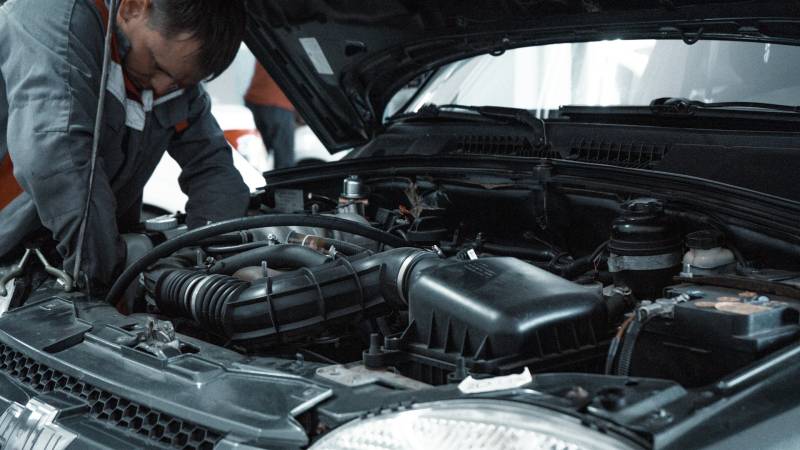 Garage automobile pour la vidange de votre véhicule près de Lillebonne : Préservez la santé de votre moteur!